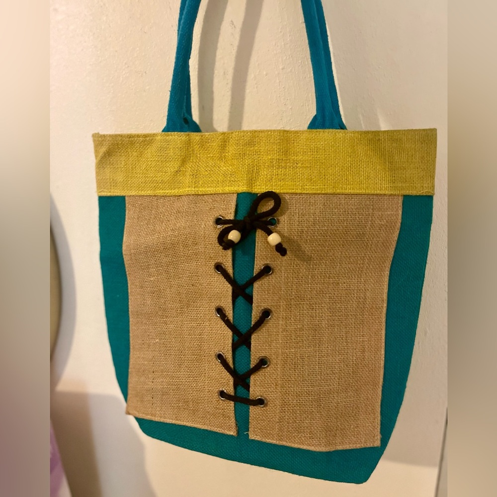 Tote bag